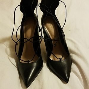 Aldo black lace up pump